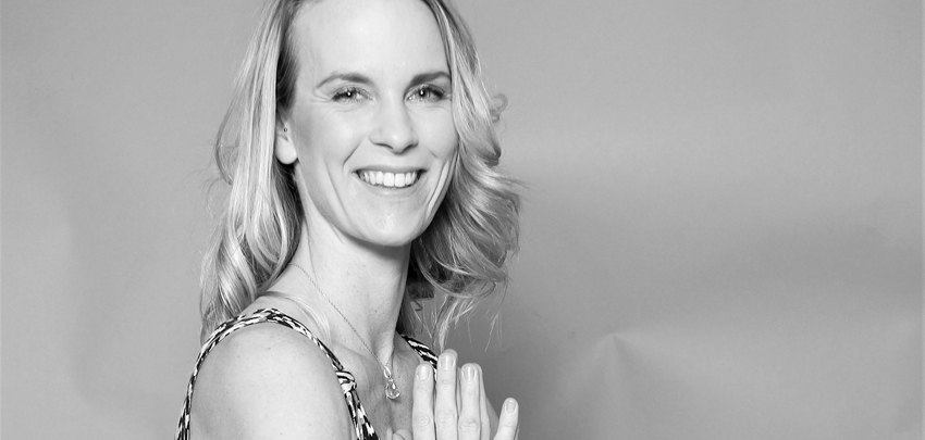 Jannet Veenbaas is zacht-werken coach in haar praktijk in Groningen en geeft ook shiatsu-massage  