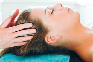 zelf een hoofdmassage geven