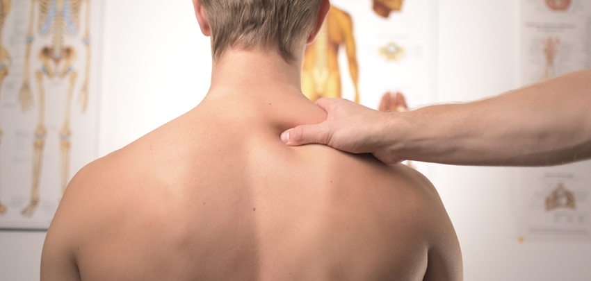 Shiatsu Massage bij nek-schouder en rugpijn bij De Koning Te Rijk en Jannet Veenbaas Groningen 